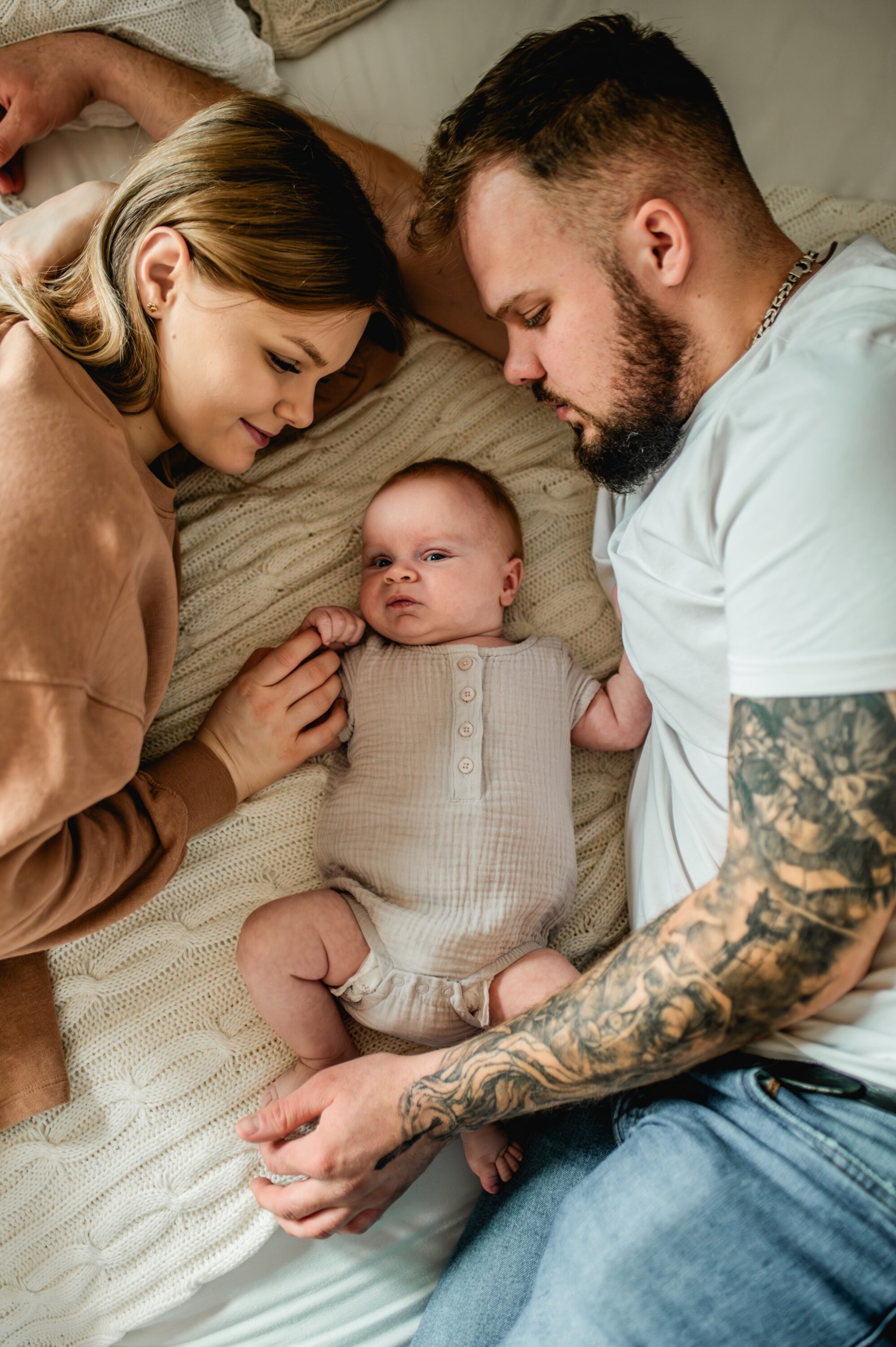 Rodzinna sesja Floriana 01 03 2024 Marta Trzcinska Fotografia 73 1996x3000 - Domowa sesja noworodkowa - Florian i rodzice - Starogard Gdański